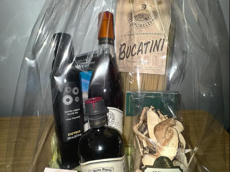 Discover the Perfect Gift: Gourmet Baskets and Bundles for Food Lovers